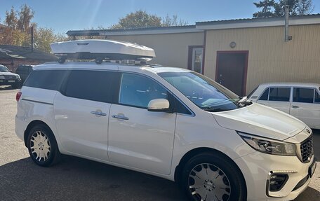 KIA Carnival III, 2018 год, 3 100 000 рублей, 2 фотография