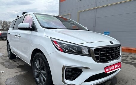 KIA Carnival III, 2018 год, 3 100 000 рублей, 6 фотография