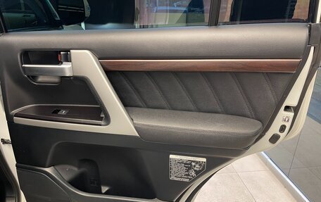 Toyota Land Cruiser 200, 2018 год, 6 500 000 рублей, 18 фотография