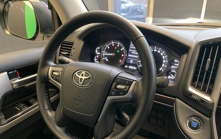 Toyota Land Cruiser 200, 2018 год, 6 500 000 рублей, 24 фотография