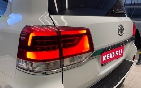 Toyota Land Cruiser 200, 2018 год, 6 500 000 рублей, 11 фотография