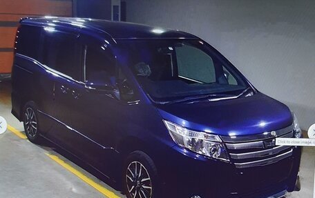 Toyota Noah III, 2015 год, 1 640 000 рублей, 6 фотография