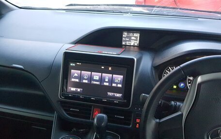 Toyota Noah III, 2015 год, 1 640 000 рублей, 3 фотография