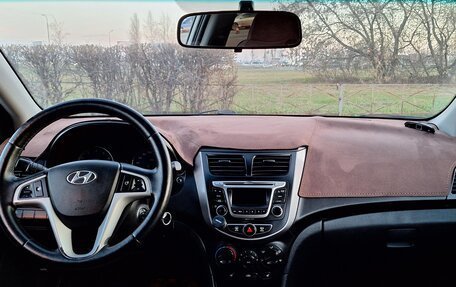 Hyundai Solaris II рестайлинг, 2014 год, 880 000 рублей, 1 фотография