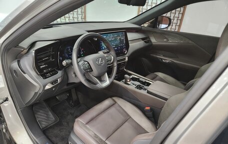 Lexus RX IV рестайлинг, 2024 год, 7 770 000 рублей, 8 фотография
