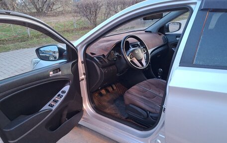 Hyundai Solaris II рестайлинг, 2014 год, 880 000 рублей, 3 фотография