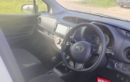 Toyota Vitz, 2019 год, 1 050 000 рублей, 6 фотография