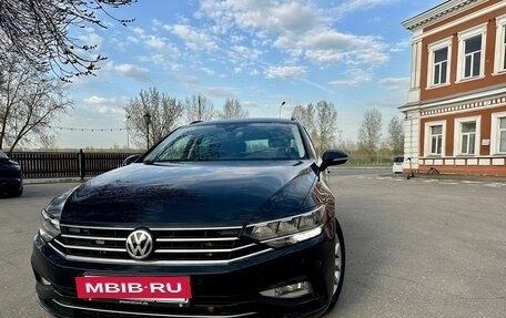 Volkswagen Passat B8 рестайлинг, 2020 год, 1 990 000 рублей, 5 фотография