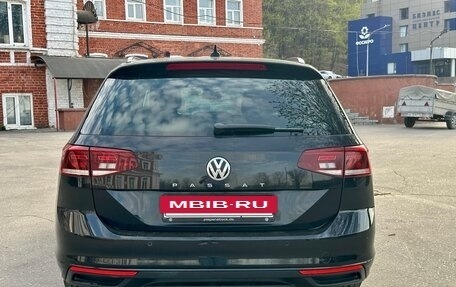 Volkswagen Passat B8 рестайлинг, 2020 год, 1 990 000 рублей, 2 фотография