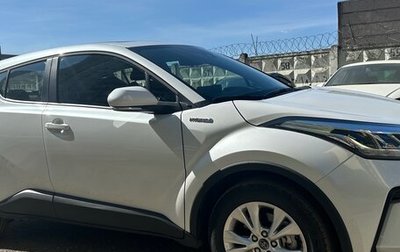 Toyota C-HR I рестайлинг, 2024 год, 4 900 000 рублей, 1 фотография