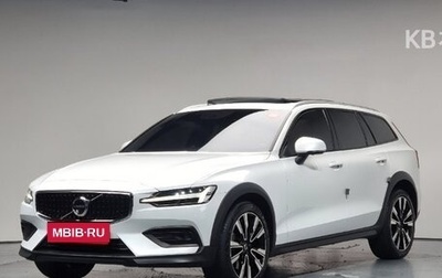 Volvo V60 Cross Country II, 2021 год, 3 667 000 рублей, 1 фотография
