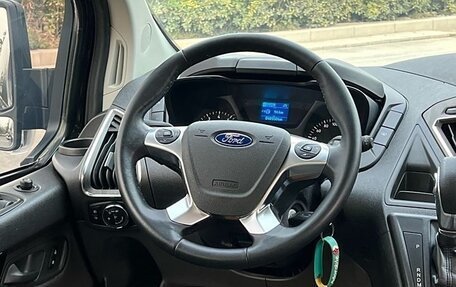 Ford Tourneo Custom I рестайлинг, 2020 год, 2 120 000 рублей, 14 фотография