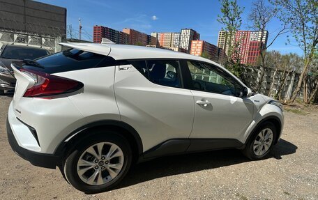 Toyota C-HR I рестайлинг, 2024 год, 4 900 000 рублей, 7 фотография
