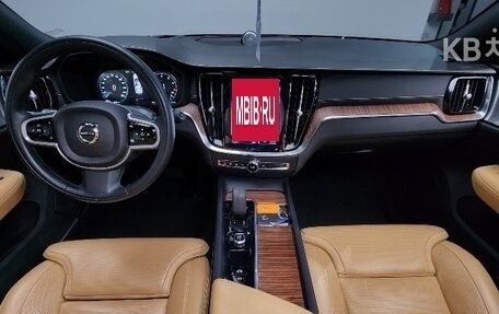 Volvo V60 Cross Country II, 2021 год, 3 667 000 рублей, 7 фотография
