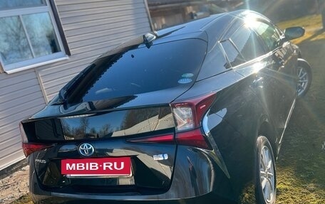 Toyota Prius IV XW50, 2019 год, 1 800 000 рублей, 7 фотография