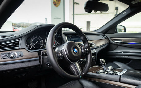 BMW 7 серия, 2013 год, 2 190 000 рублей, 14 фотография