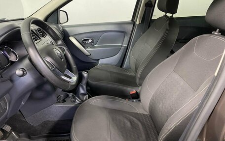Renault Logan II, 2018 год, 770 000 рублей, 16 фотография