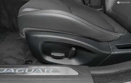 Jaguar XE I рестайлинг, 2016 год, 2 460 000 рублей, 18 фотография