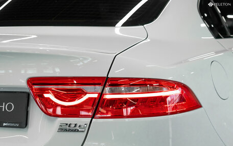 Jaguar XE I рестайлинг, 2016 год, 2 460 000 рублей, 30 фотография