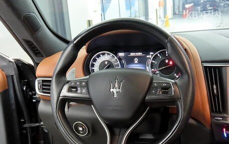 Maserati Levante I, 2022 год, 4 780 000 рублей, 8 фотография