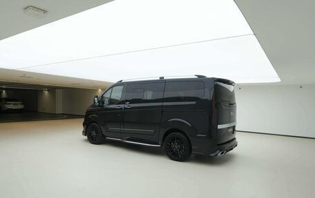 Ford Tourneo Custom I рестайлинг, 2024 год, 5 741 000 рублей, 2 фотография