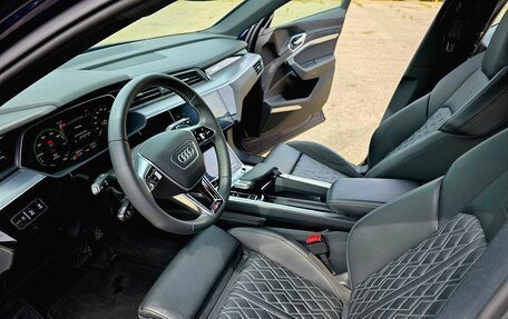Audi e-tron I, 2020 год, 4 000 000 рублей, 14 фотография