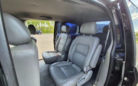KIA Carnival III, 2005 год, 650 000 рублей, 23 фотография