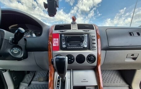 KIA Carnival III, 2005 год, 650 000 рублей, 20 фотография