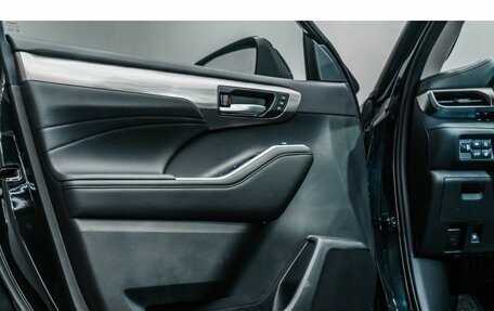 Toyota Highlander, 2024 год, 5 570 000 рублей, 24 фотография