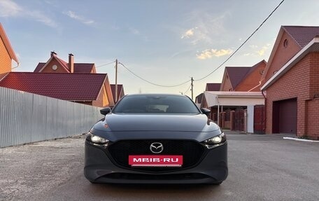 Mazda 3, 2019 год, 2 050 000 рублей, 2 фотография