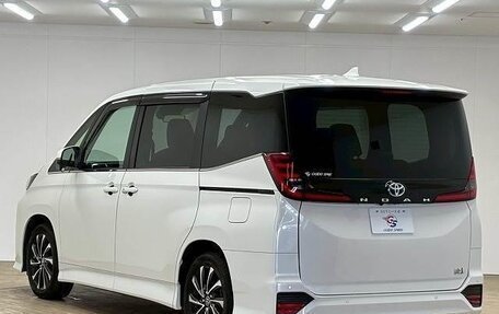 Toyota Noah, 2024 год, 3 777 777 рублей, 4 фотография