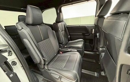 Toyota Noah, 2024 год, 3 777 777 рублей, 14 фотография