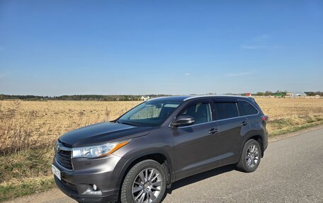Toyota Highlander III, 2014 год, 2 689 000 рублей, 3 фотография