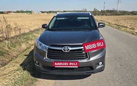 Toyota Highlander III, 2014 год, 2 689 000 рублей, 2 фотография