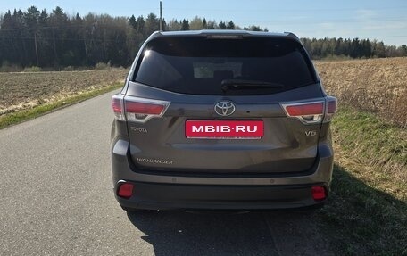 Toyota Highlander III, 2014 год, 2 689 000 рублей, 7 фотография
