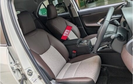 Toyota Yaris Cross, 2022 год, 1 570 002 рублей, 16 фотография
