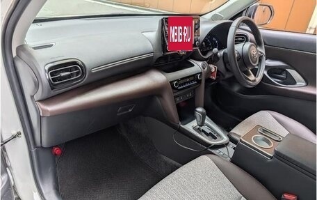 Toyota Yaris Cross, 2022 год, 1 570 002 рублей, 18 фотография