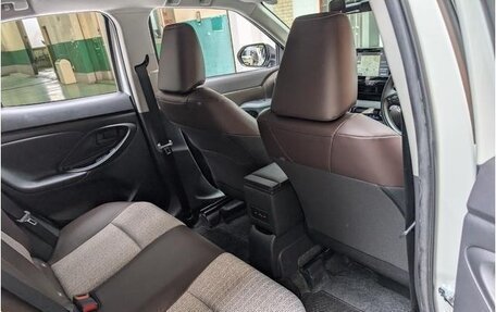 Toyota Yaris Cross, 2022 год, 1 570 002 рублей, 19 фотография