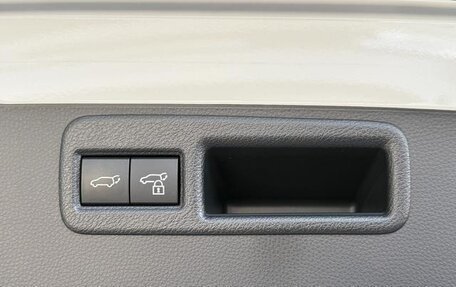 Toyota Harrier, 2021 год, 2 486 000 рублей, 39 фотография