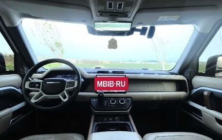 Land Rover Defender II, 2022 год, 6 500 000 рублей, 10 фотография