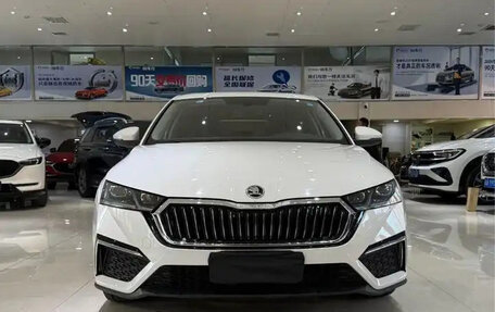 Skoda Octavia IV, 2022 год, 2 100 000 рублей, 2 фотография