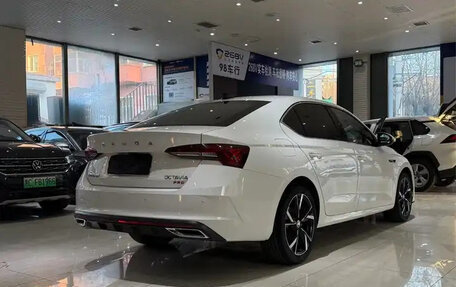 Skoda Octavia IV, 2022 год, 2 100 000 рублей, 6 фотография