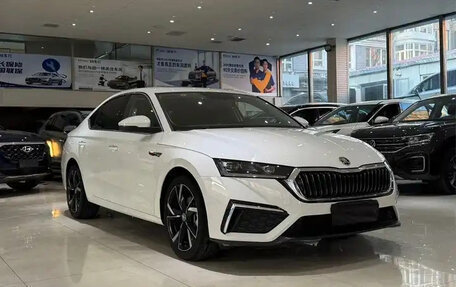 Skoda Octavia IV, 2022 год, 2 100 000 рублей, 3 фотография