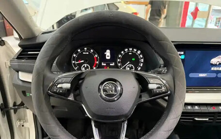 Skoda Octavia IV, 2022 год, 2 100 000 рублей, 8 фотография