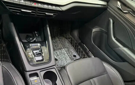 Skoda Octavia IV, 2022 год, 2 100 000 рублей, 11 фотография