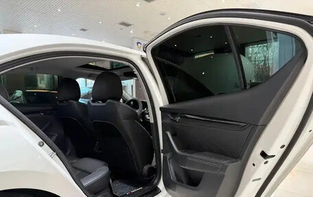 Skoda Octavia IV, 2022 год, 2 100 000 рублей, 16 фотография