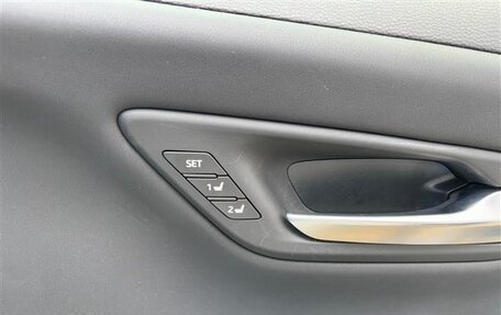 Toyota Crown, 2021 год, 2 626 000 рублей, 12 фотография