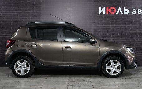 Renault Sandero II рестайлинг, 2021 год, 1 370 000 рублей, 9 фотография