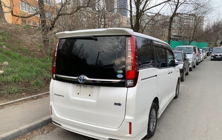 Toyota Esquire I, 2017 год, 1 900 000 рублей, 4 фотография