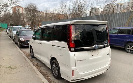 Toyota Esquire I, 2017 год, 1 900 000 рублей, 5 фотография